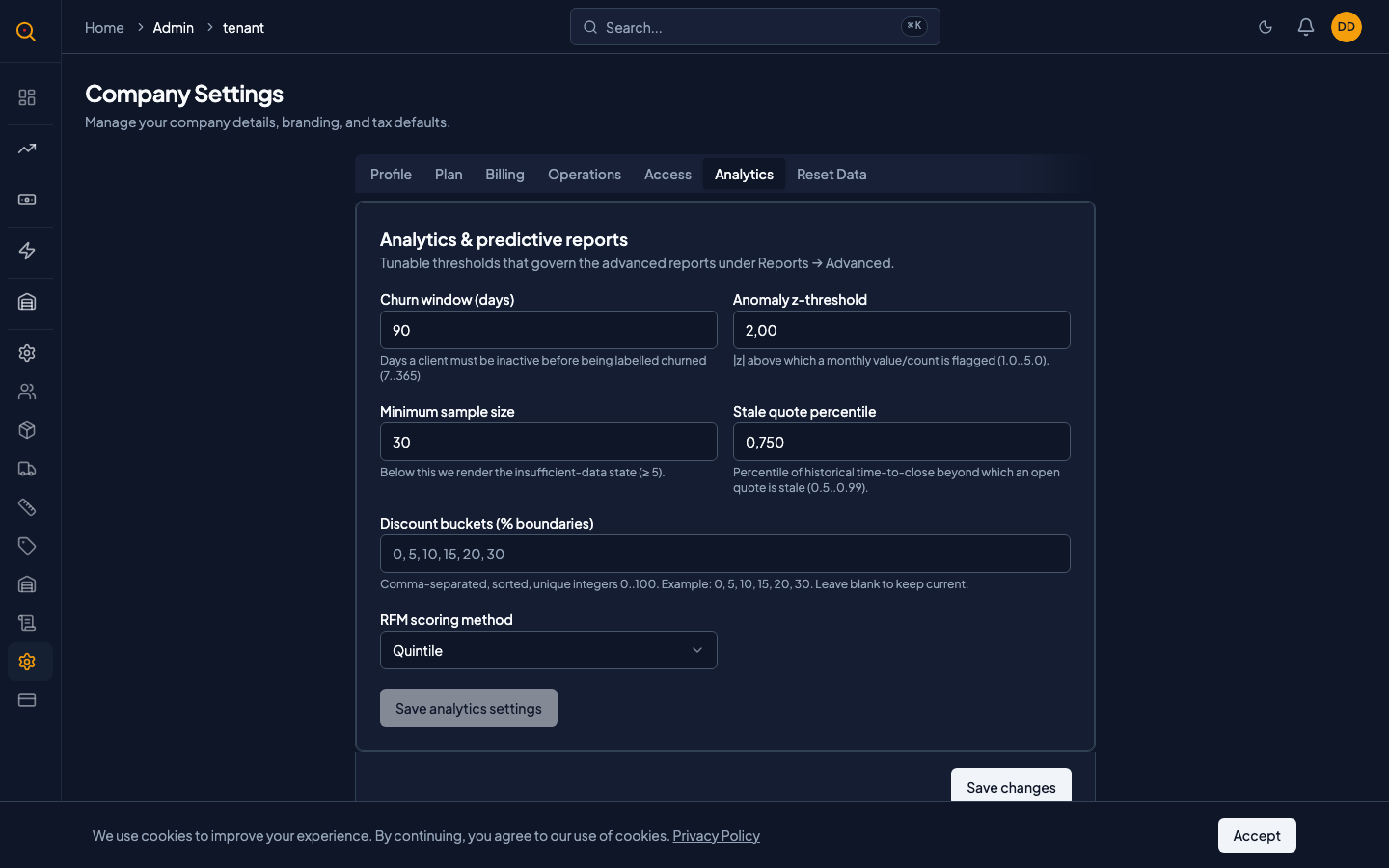O formulario de Configuracoes de Analytics com campos de churn, anomalias e descontos